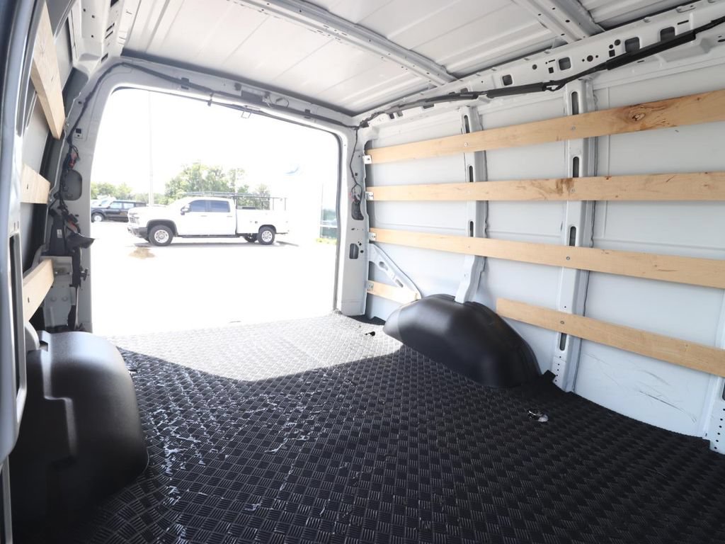 Used 2025 Chevrolet Express 2500 w/ Driver Convenience Package RWD image 16