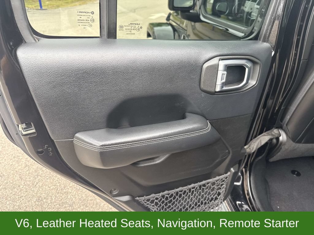 Used 2018 Jeep Wrangler Unlimited Sahara AWD/4WD image 16