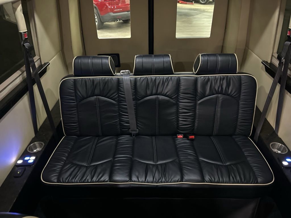 Used 2017 Mercedes-Benz Sprinter 2500 image 27