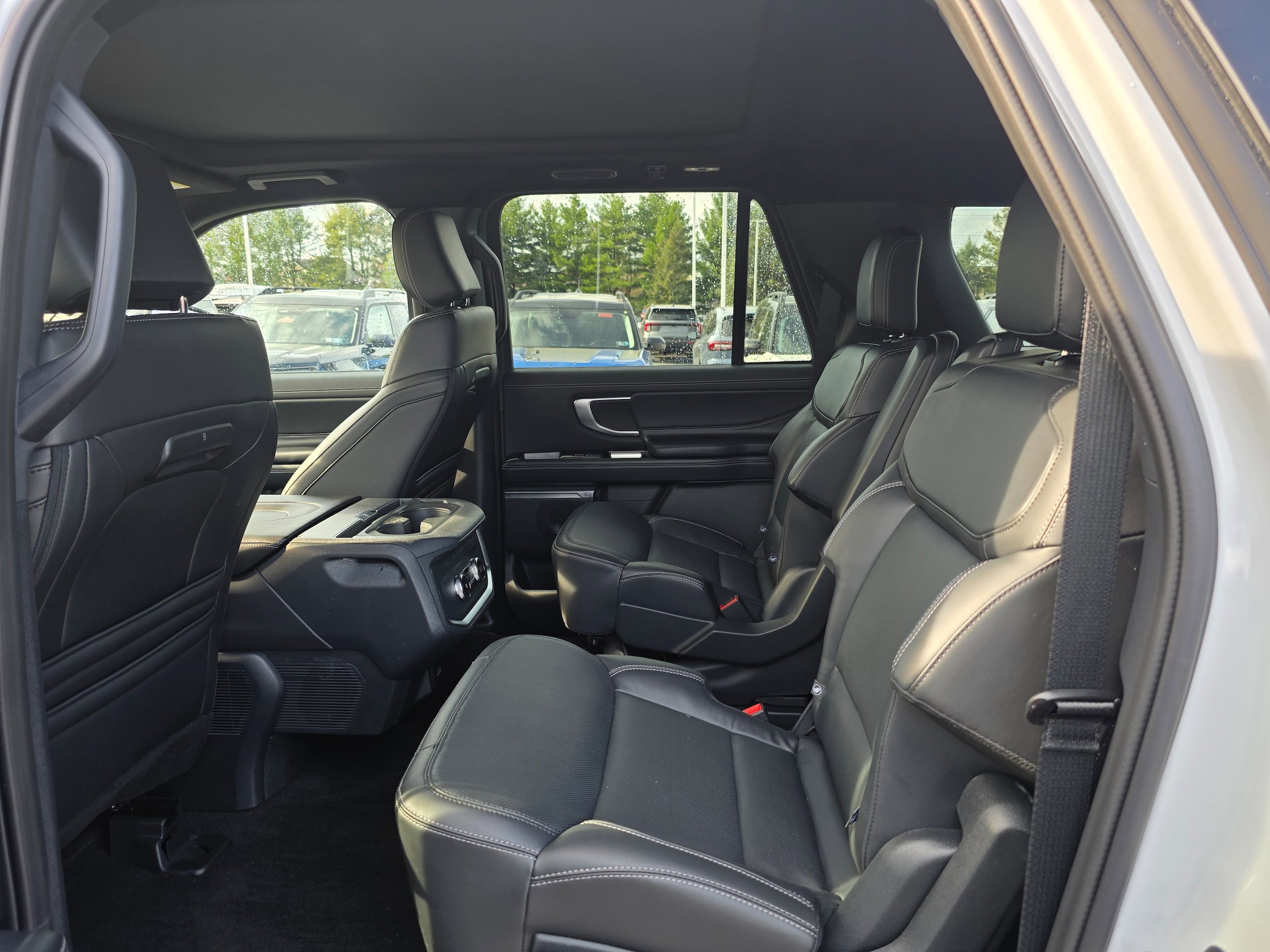 Certified 2025 Ford Expedition Max Platinum w/ Stealth Appearance Package AWD/4WD image 12