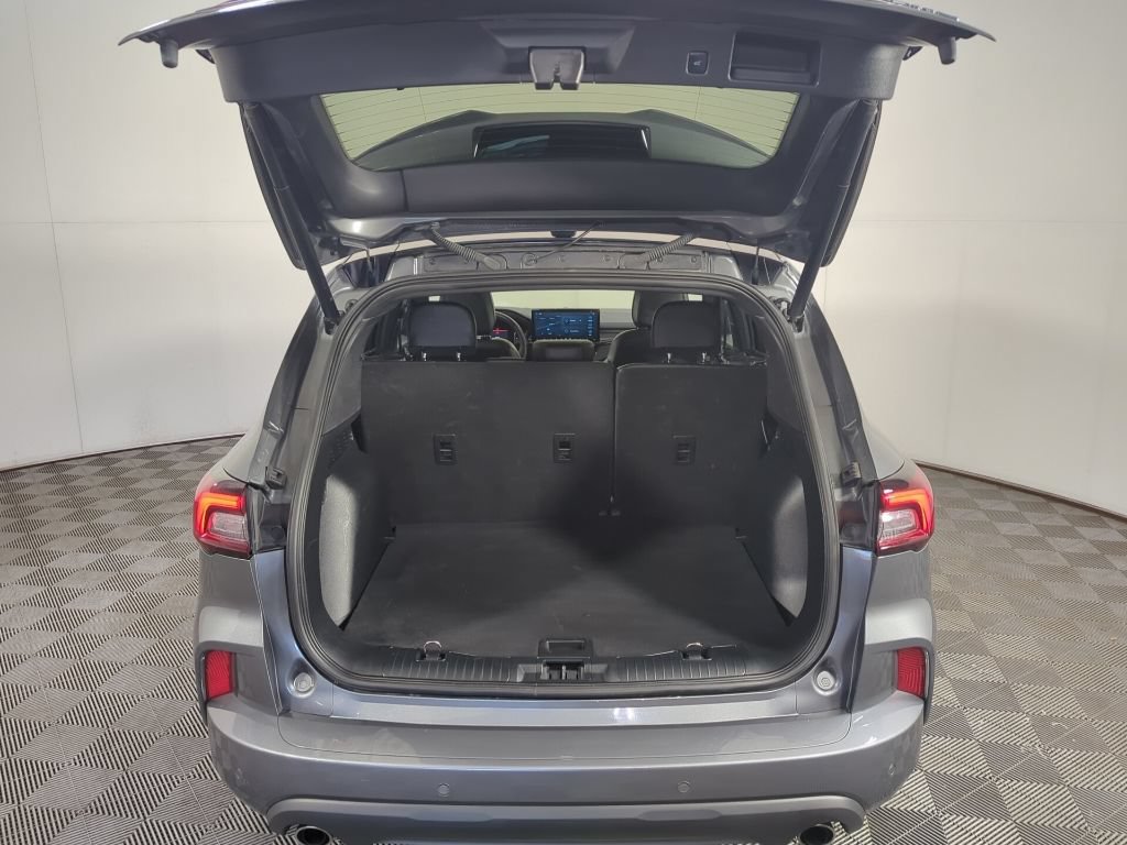 Certified 2023 Ford Escape ST-Line w/ Tech Pack #1 AWD/4WD image 10