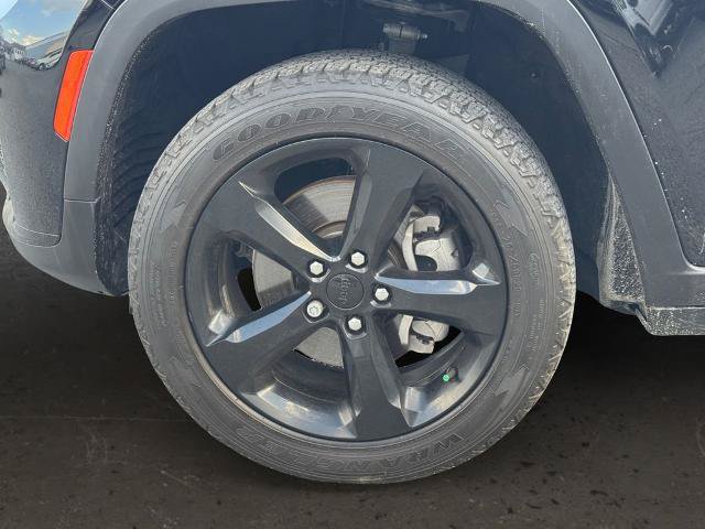 Used 2022 Jeep Grand Cherokee L Laredo AWD/4WD image 25