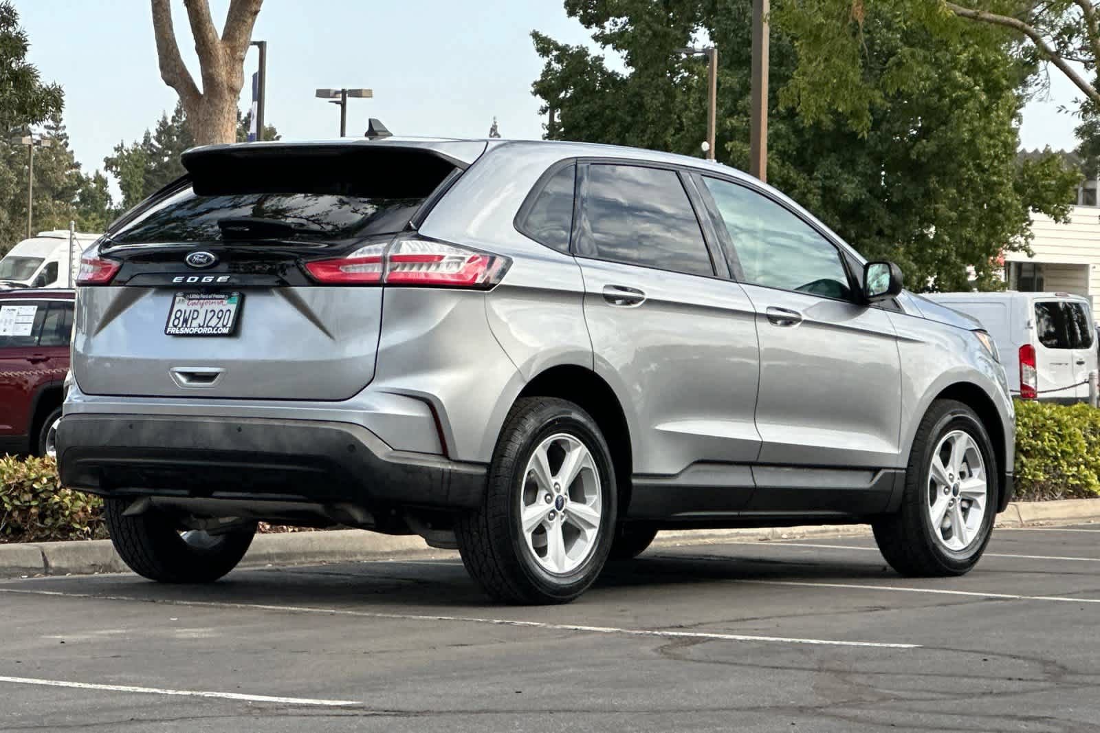 Certified 2021 Ford Edge SE FWD image 2