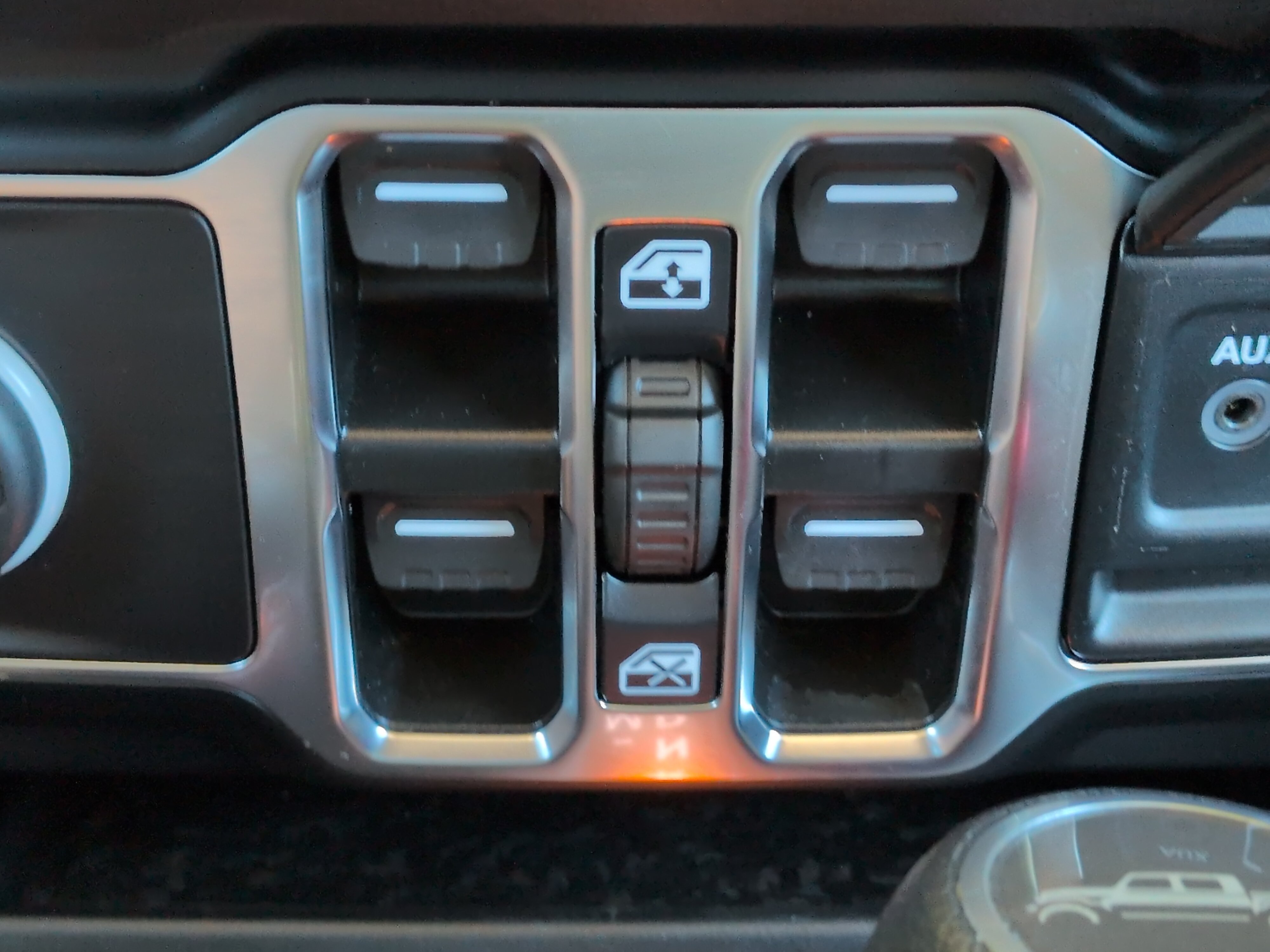 Used 2024 Jeep Gladiator Sport AWD/4WD image 21
