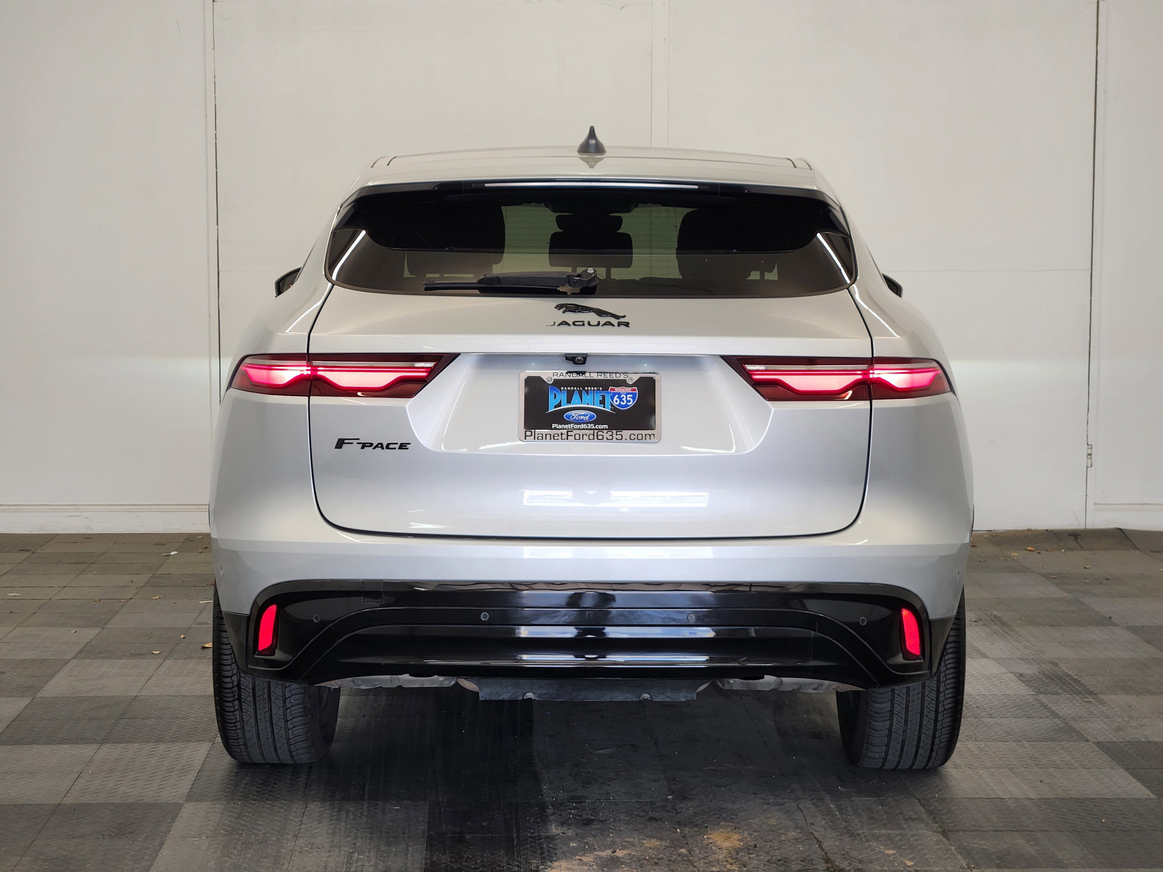 Used 2021 Jaguar F-PACE S image 2