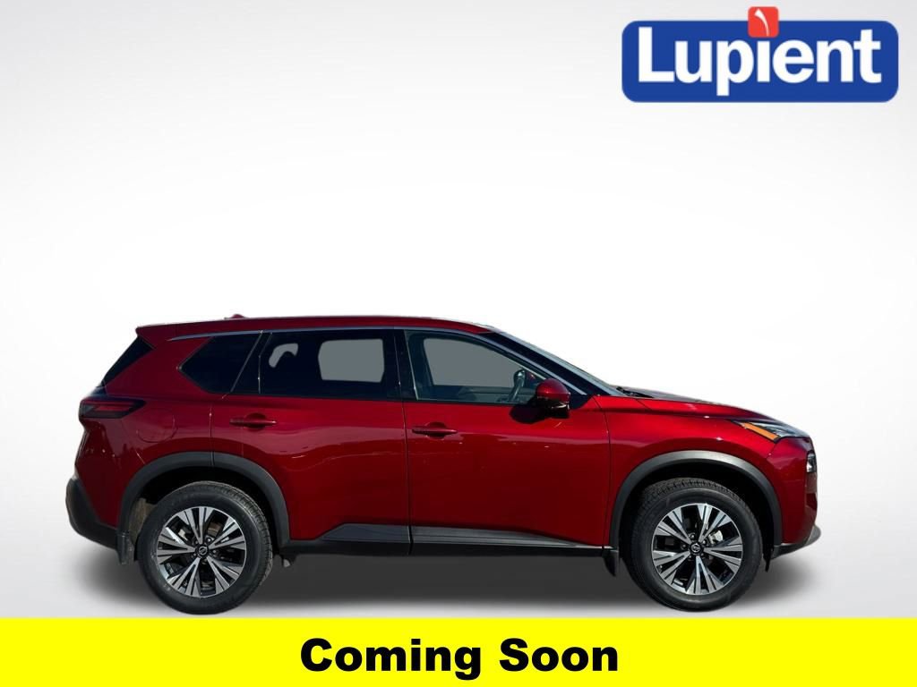 Used 2021 Nissan Rogue SV image 3