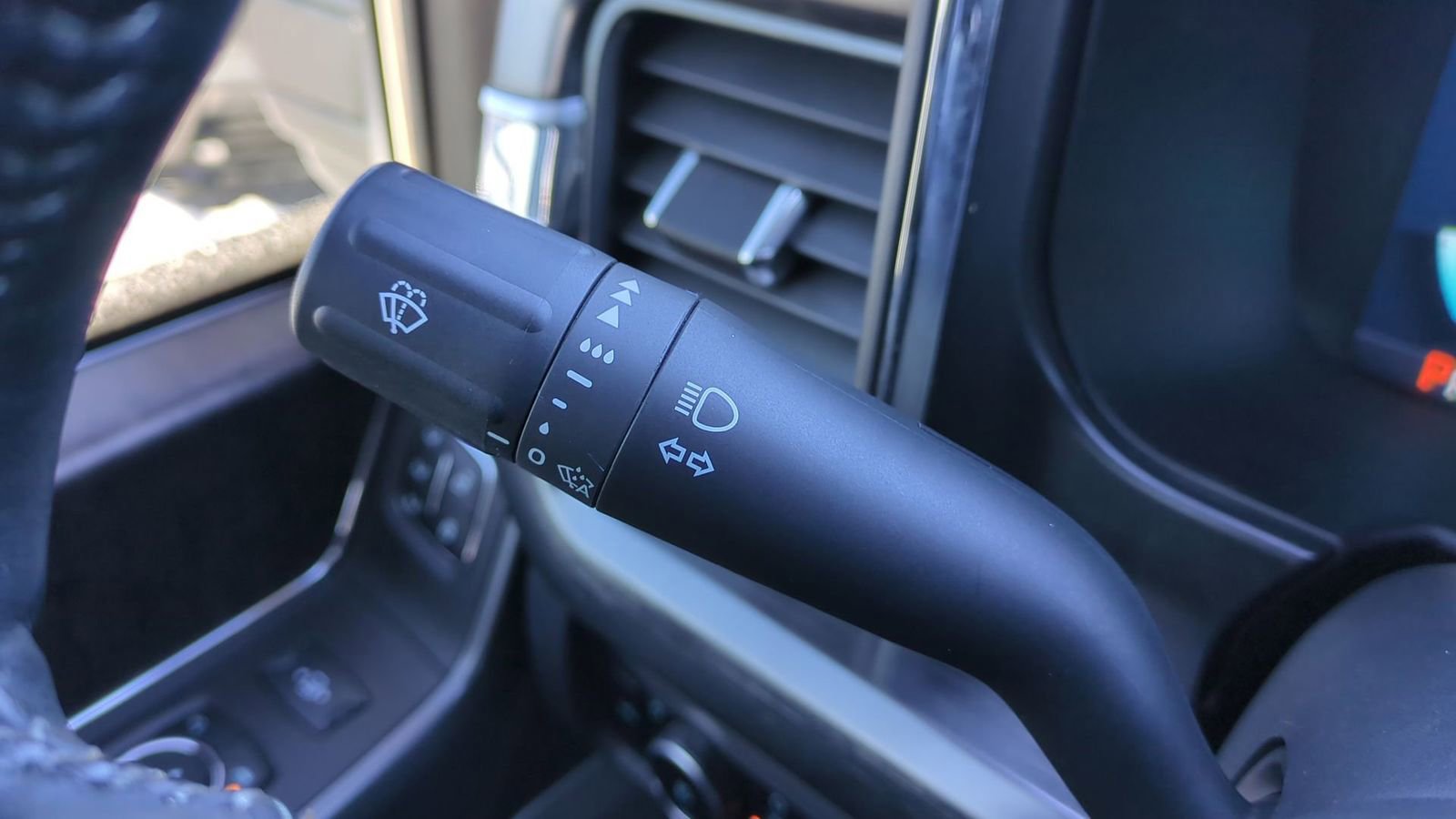 Certified 2024 Ford F250 Lariat w/ Lariat Ultimate Package image 28