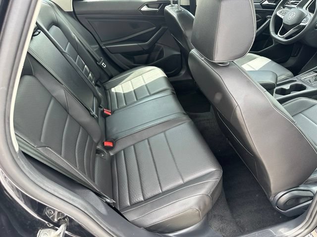 Used 2024 Volkswagen Jetta SE FWD image 10