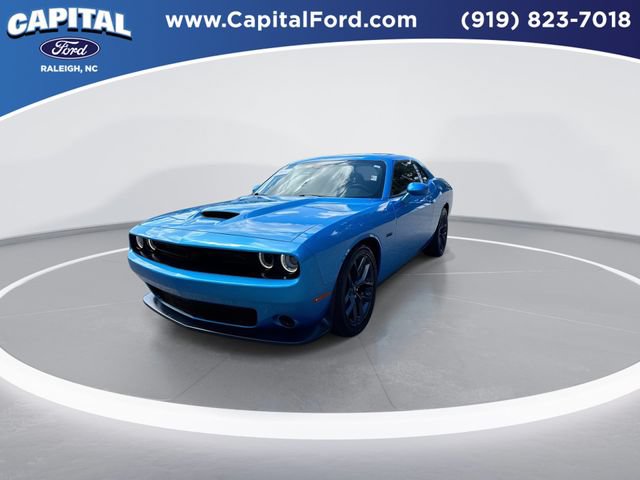 Used 2023 Dodge Challenger R/T w/ Blacktop Package RWD image 4