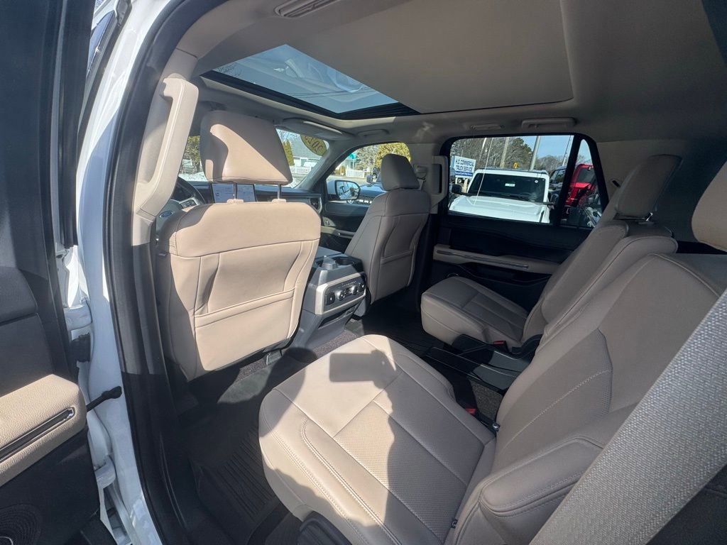 Certified 2023 Ford Expedition XLT image 8