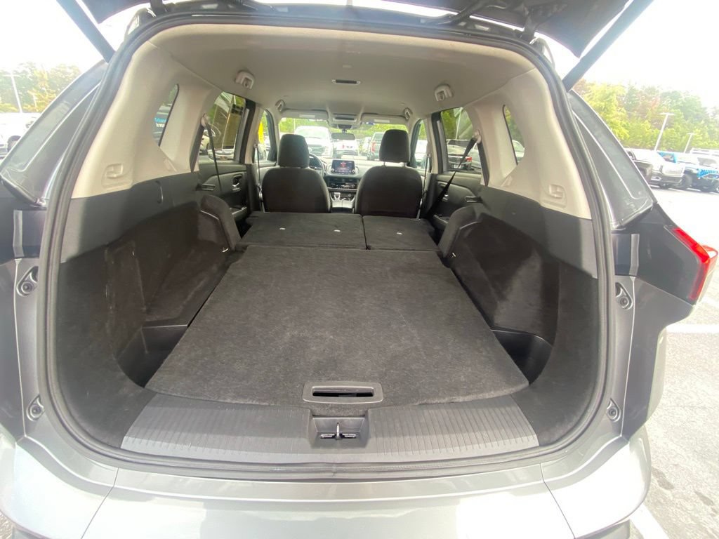 Used 2024 Nissan Rogue SV FWD image 27