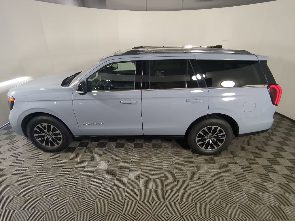 Certified 2025 Ford Expedition Platinum AWD/4WD image 7
