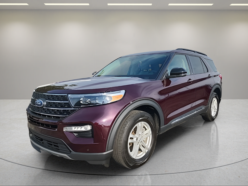 Certified 2023 Ford Explorer XLT w/ Equipment Group 202A AWD/4WD image 4