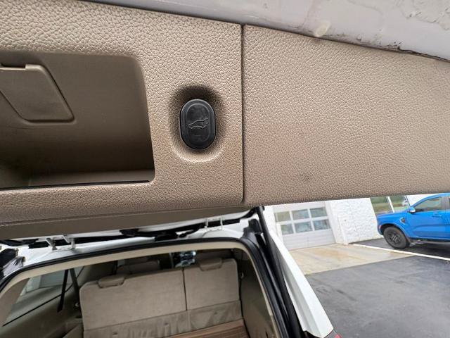 Used 2017 Chevrolet Suburban Premier AWD/4WD image 28