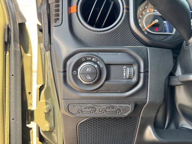 Used 2025 Jeep Gladiator Mojave w/ Steel Bumper Group AWD/4WD image 24