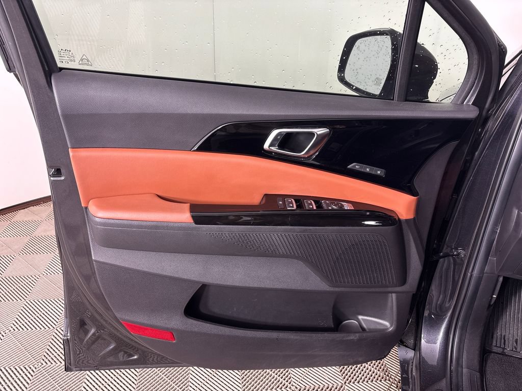 Used 2024 Kia Carnival SX FWD image 16
