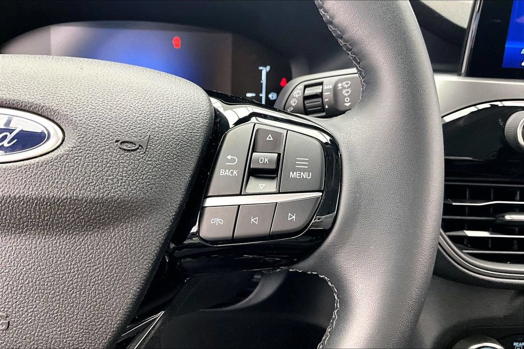 Certified 2023 Ford Escape Active AWD/4WD image 19