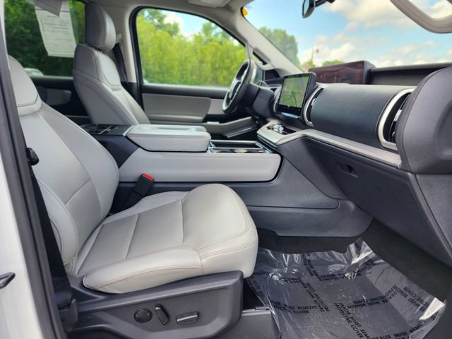 Certified 2025 Ford Expedition Active AWD/4WD image 11