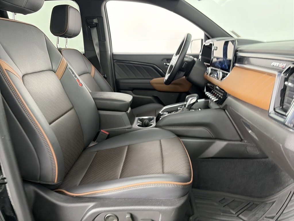 Used 2024 GMC Canyon AT4 w/ AT4 Premium Package image 31