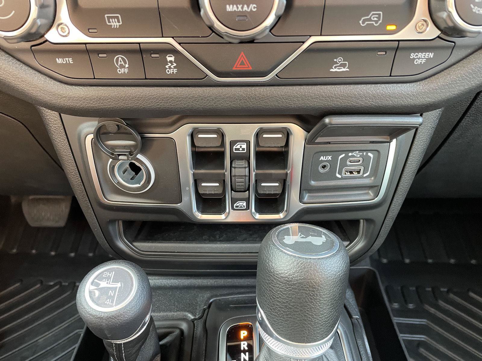Used 2025 Jeep Wrangler Unlimited Sport AWD/4WD image 26