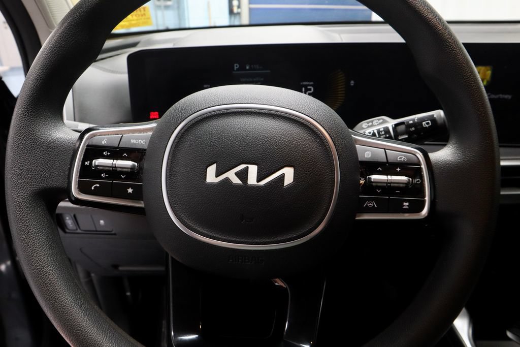 Used 2025 Kia Sorento LX FWD image 31