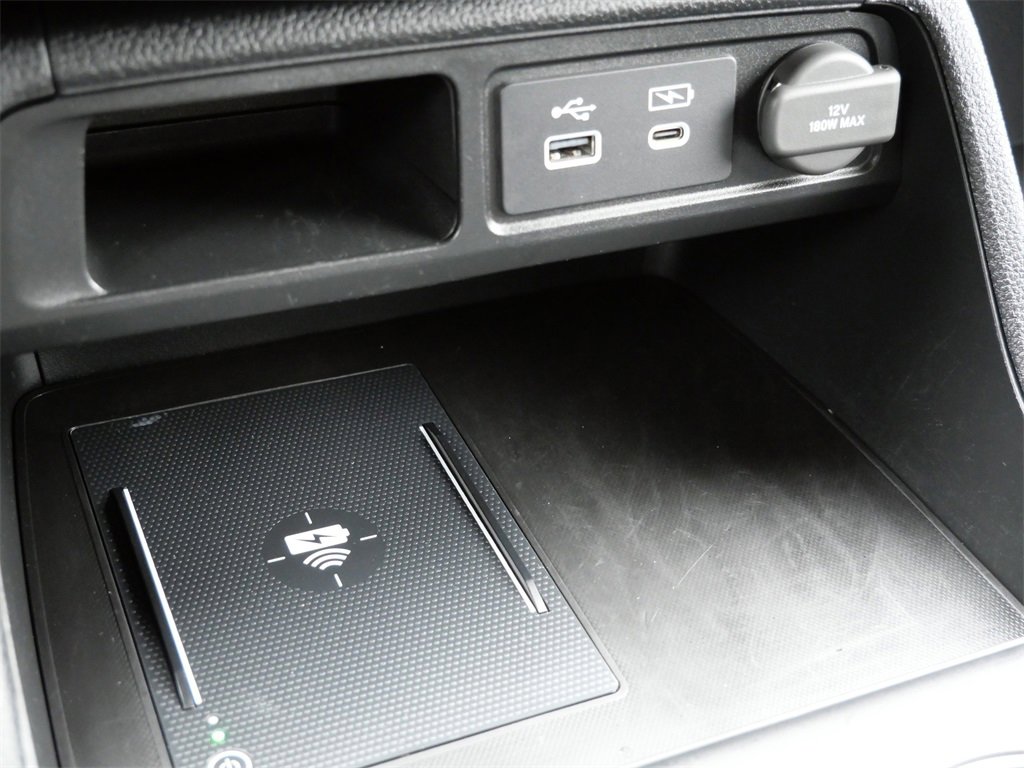 Used 2024 Honda Pilot Touring image 21