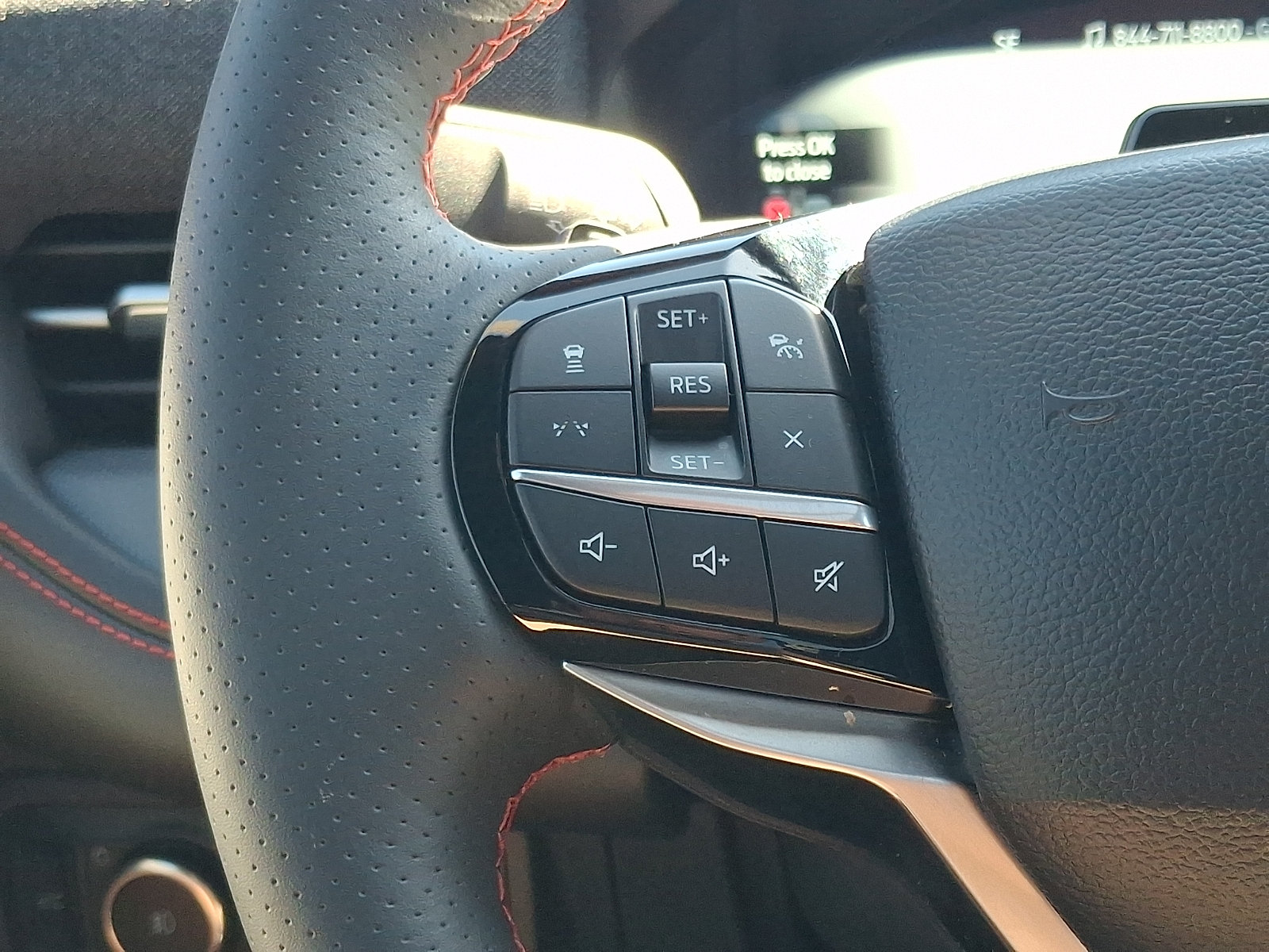 Certified 2025 Ford Explorer ST AWD/4WD image 24