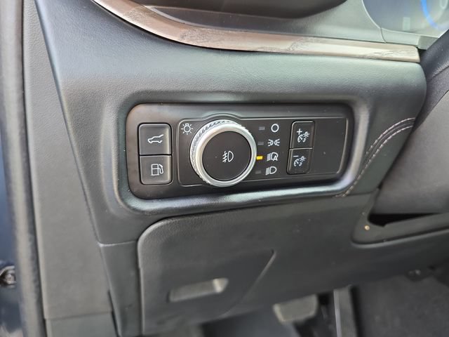 Certified 2023 Ford Explorer Platinum w/ Technology Package AWD/4WD image 17