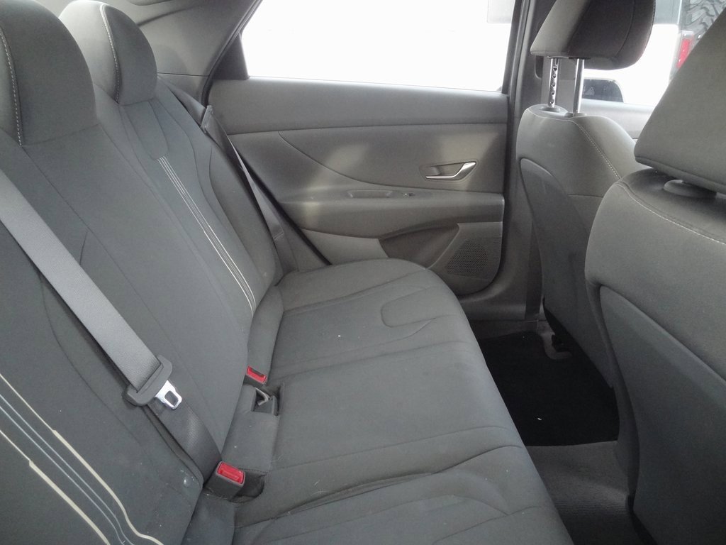 Used 2021 Hyundai Elantra SEL image 10