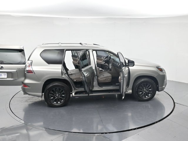 Used 2021 Lexus GX 460 Premium w/ Premium Package AWD/4WD image 56