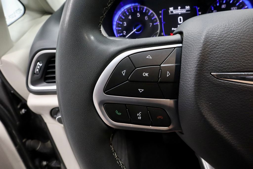 Used 2023 Chrysler Voyager LX FWD image 27