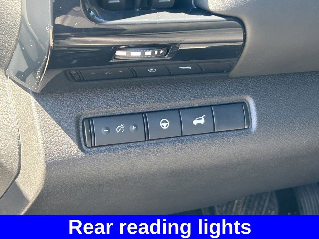 Used 2025 Nissan Pathfinder SV image 33