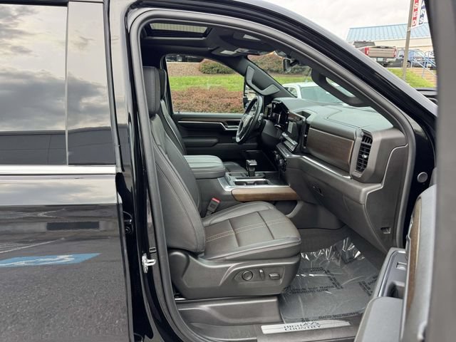 Used 2024 Chevrolet Silverado 1500 High Country w/ High Country Premium Package AWD/4WD image 11