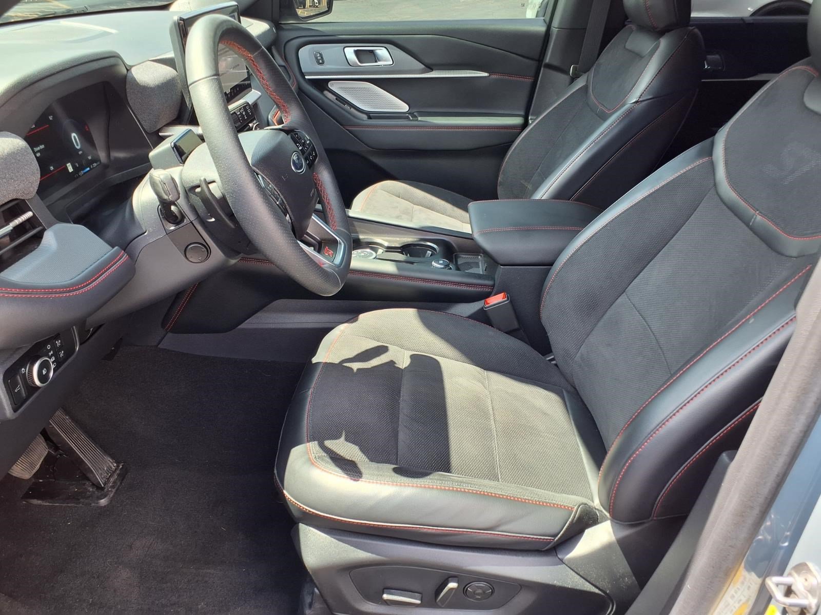 Certified 2025 Ford Explorer ST AWD/4WD image 14