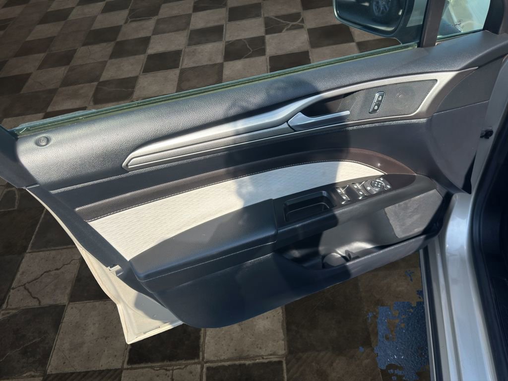 Certified 2019 Ford Fusion SE w/ Equipment Group 151A image 14