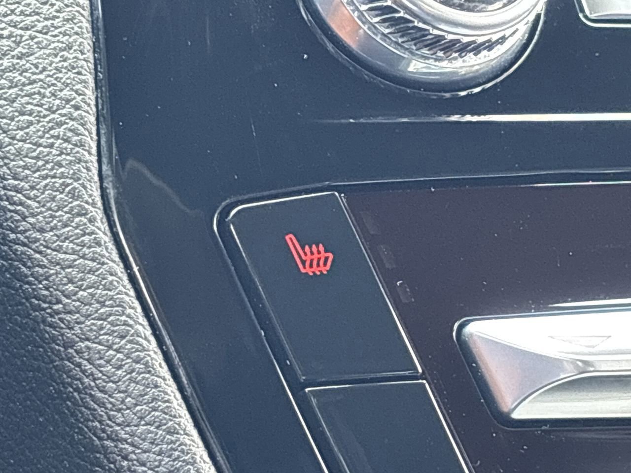 Certified 2022 Ford Explorer ST w/ ST Street Pack image 32