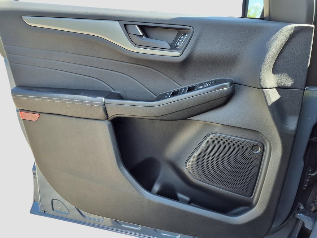 Certified 2025 Ford Escape Active w/ Cold Weather Package FWD image 24