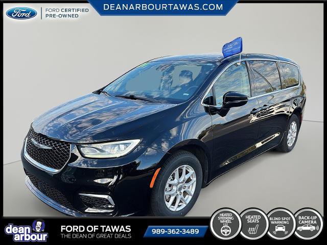 Used 2024 Chrysler Pacifica Touring-L