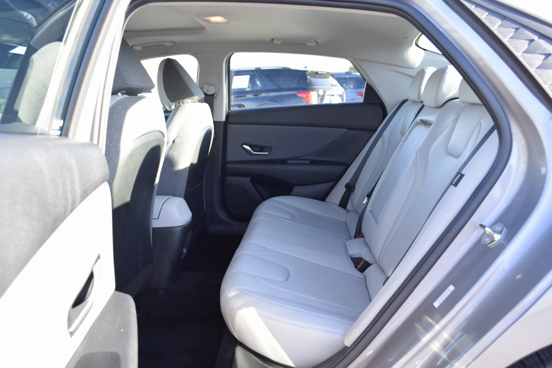 Used 2024 Hyundai Elantra Limited image 21