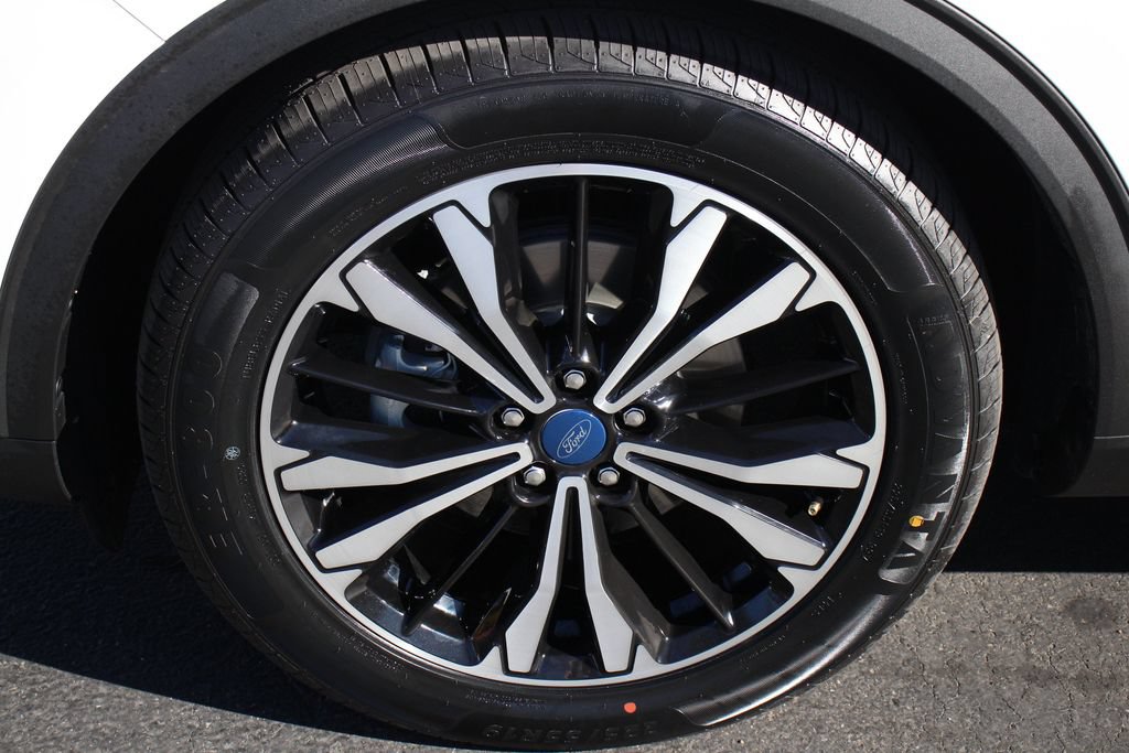 Certified 2022 Ford Escape SE w/ SE Sport Appearance Package FWD image 14