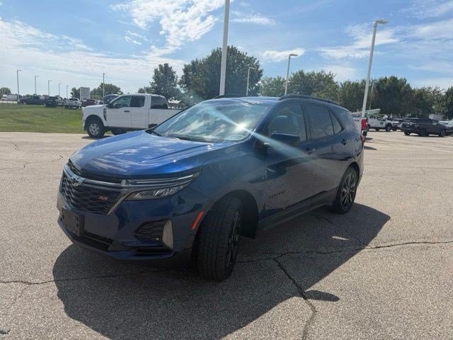 Used 2023 Chevrolet Equinox RS AWD/4WD image 3