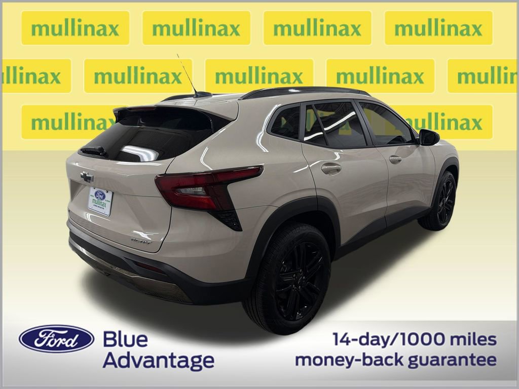 Used 2026 Chevrolet Trax ACTIV w/ Sunroof Package FWD image 3