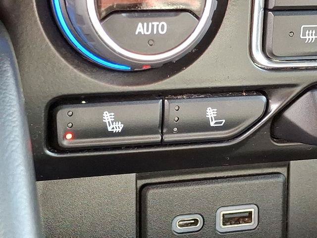 Used 2022 Chevrolet Suburban LT AWD/4WD image 24