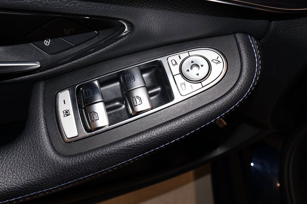 Used 2021 Mercedes-Benz C 300 4MATIC Sedan image 13