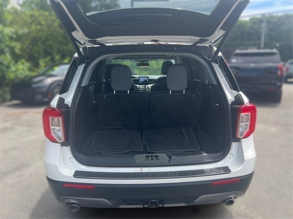 Certified 2022 Ford Explorer XLT w/ Equipment Group 202A image 11