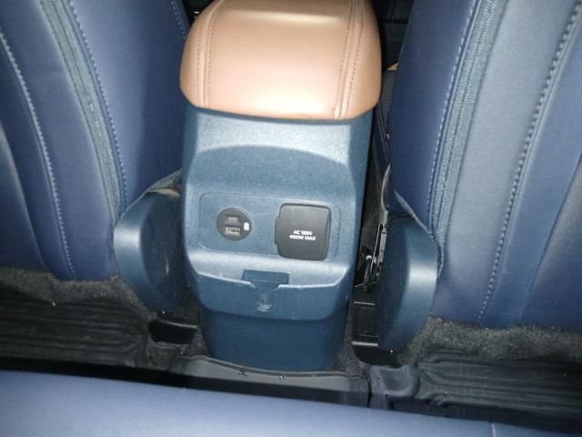 Certified 2024 Ford Maverick Lariat w/ 4K Tow Package image 53