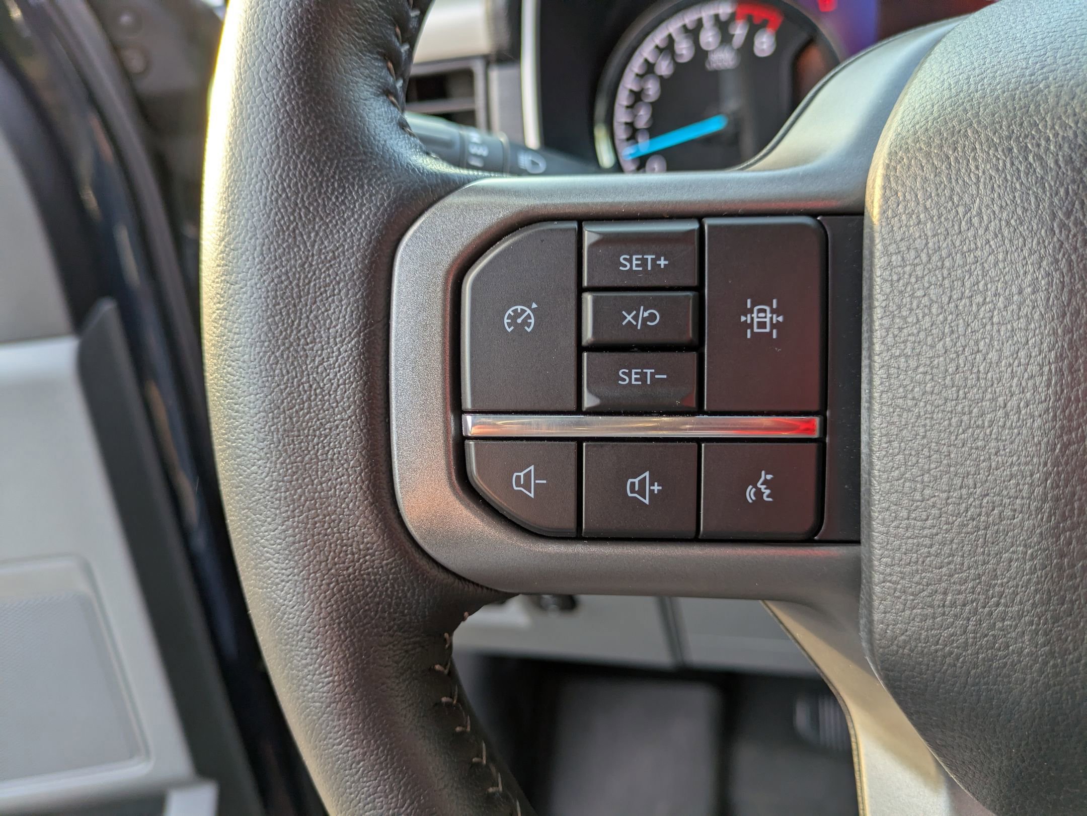 Certified 2022 Ford F150 XLT w/ Equipment Group 302A High image 21