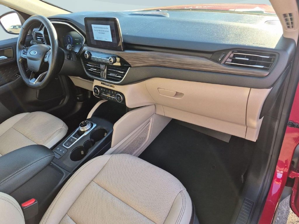 Certified 2020 Ford Escape Titanium AWD/4WD image 29