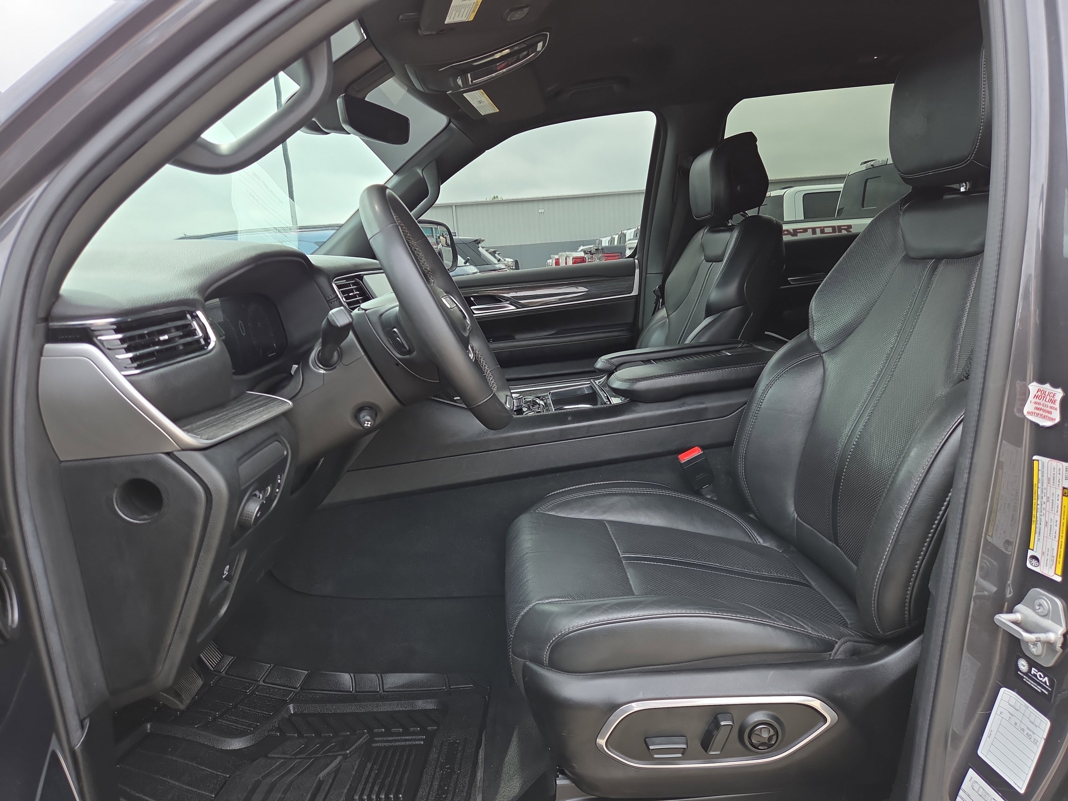 Used 2022 Jeep Wagoneer Series III AWD/4WD image 10