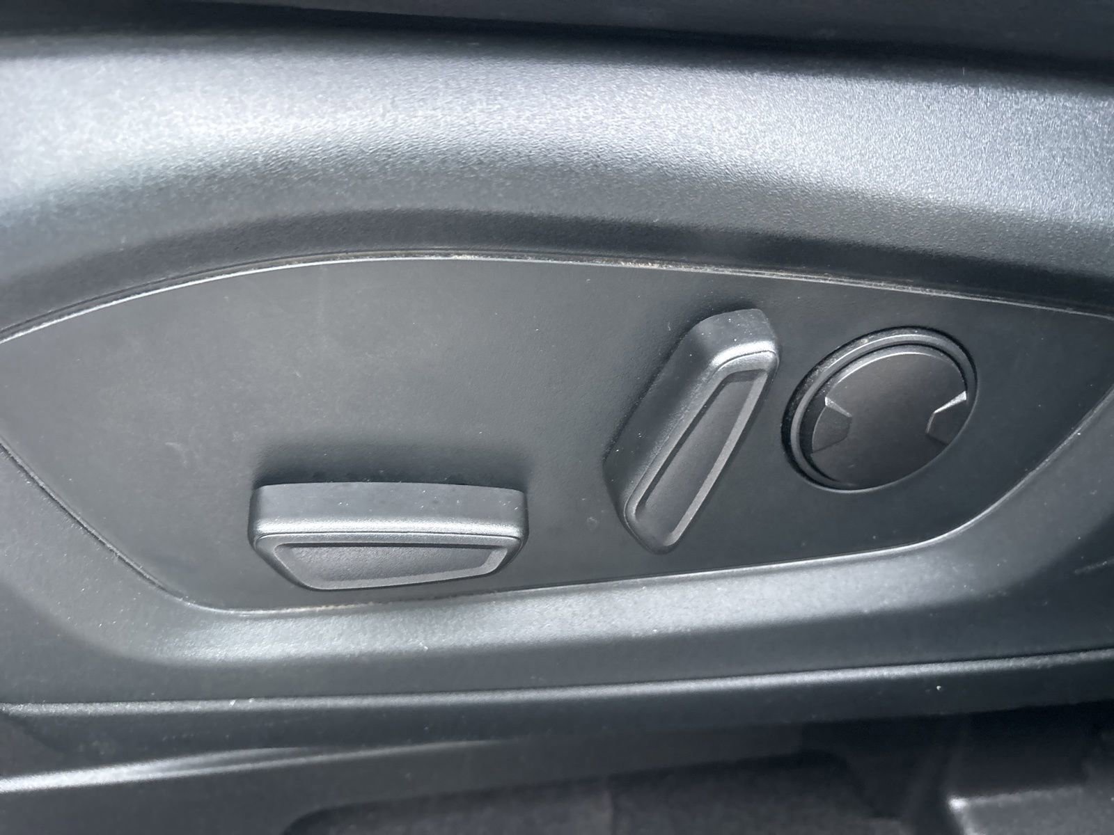 Certified 2021 Ford Explorer XLT w/ Equipment Group 202A image 16